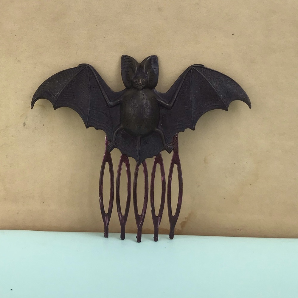 Bat Hair Comb